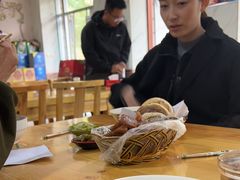 -闫家驴肉火烧(五四店)