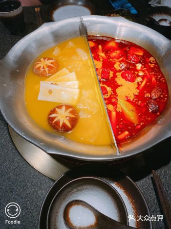 点了个推荐的花胶鸡底锅