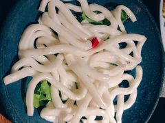 -老牌坊云南鱼豆花火锅(哈西万达店)