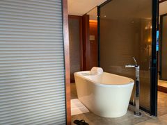 -三亚湾海居铂尔曼度假酒店