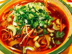 -拈签一笑黄牛肉辣卤串串