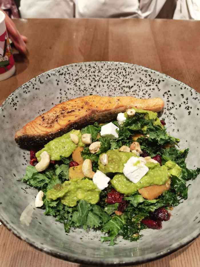 wagas沃歌斯(三里屯店)-"沙拉推荐 非常推荐大家三文鱼沙拉我可.