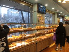 面包甜点陈列柜-新侨三宝乐面包店(崇文门店)