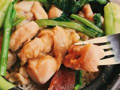 腊肠滑鸡煲仔饭-甜甜咖啡屋