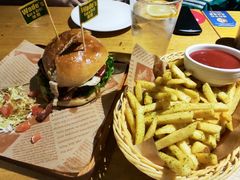 澳洲汉堡-味德西餐音乐酒吧 Wade's Bar&Grill