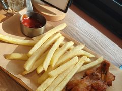 -必胜客(上海华谊新所店)