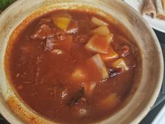 萝卜牛腩煲-玉兰苑一等茶餐厅