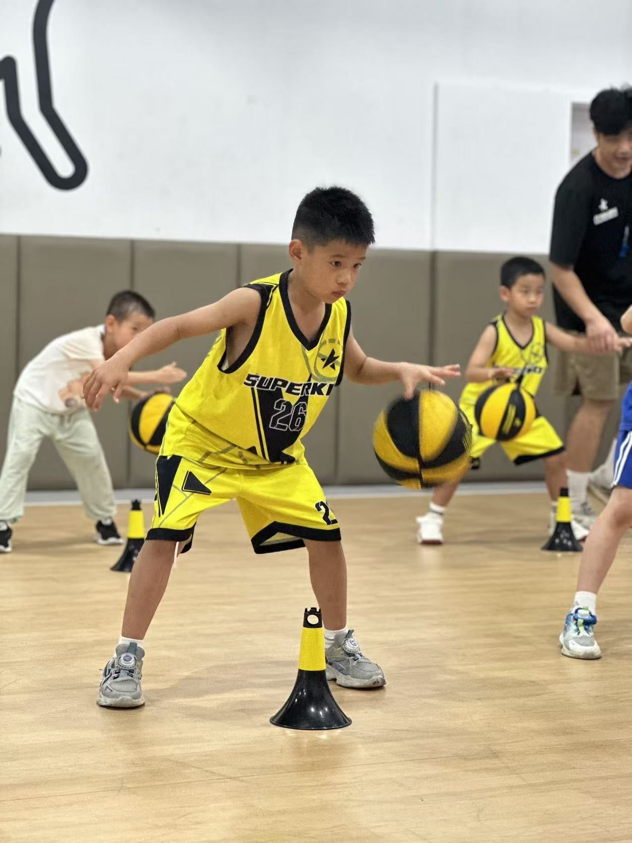 superkid少儿运动馆不仅是篮球技能的培训基地,更是孩子们展示自我