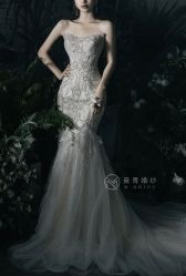 -曼青婚纱礼服馆