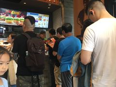 等位区-汉堡王(北京三里屯购物中心)