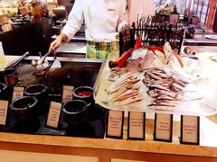 -大中华希尔顿酒店-念自助餐·嗨啤·小龙虾