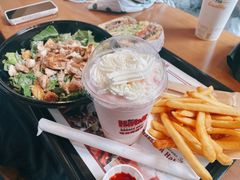 奶昔-The Habit Burger Grill 哈比特汉堡(世博店)