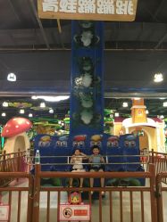 -维佳童话镇演出现场(徐东店)