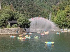 -仙人谷漂流景区