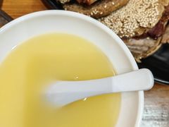 -老天桥酱肉烧饼夹肘子(天桥店)