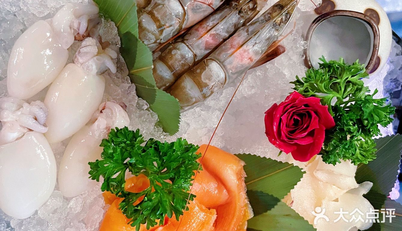 牛肉火锅吃过瘾[得意]左庭右院第100家店
