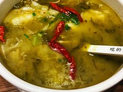 -渝是乎酸菜鱼·川渝小炒(新世界百货望京店)