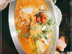 -野山舂·贵州现舂酸汤火锅(鸿通城店)