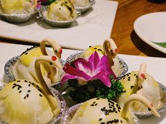 天鹅叉烧酥-颐和•海鲜砂锅粥•啫啫煲(奥林匹克广场店)