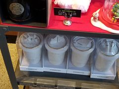 零售区-星巴克(上海汇锦里店)
