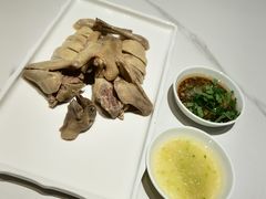 白切乳鸽-琬苑鸽庄·川粤融合菜(解放碑总店)