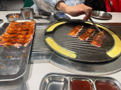 -山野的朋友露营炭火烤肉