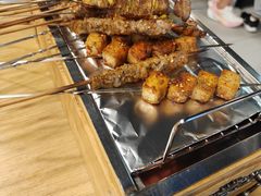 -烤满分·东北烧烤(首经贸店)