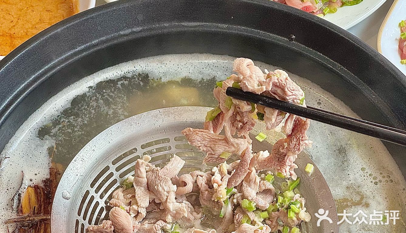 不开玩笑！在汕头吃到了很惊艳的鸡煲…