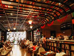 -钟书阁(松江泰晤士小镇店)