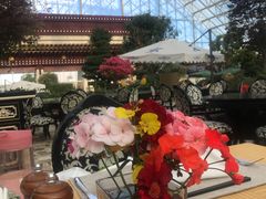 餐具摆设-拉萨圣地天堂洲际大饭店-自助餐厅