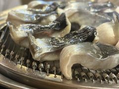 -围炉肉舍•炭烤活鳗•丹东海鲜烤肉(步行街店)