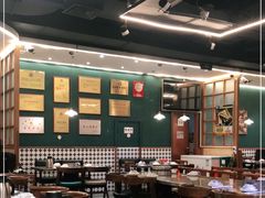 大堂-胡须佬鸡煲四季火锅店(石厦西村直营店)