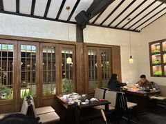 -菌自由丨野生菌火锅特色庭院餐厅(丽江古城店)