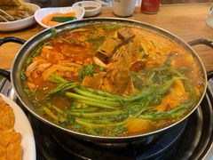 -喇喇排骨火锅·传统韩式脊骨汤(望京西园总店)