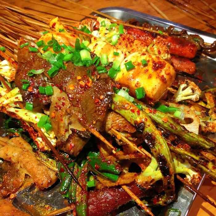 月牙山烧烤-"以前经常来吃,环境确实不怎么样,半山腰上.