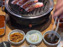 -汉城烤肉·黑金冠(华山路店)