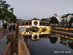 -姚记抚仙湖石锅鱼庄