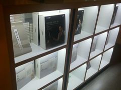 -新华里咖啡书吧(新华书店小寨店)