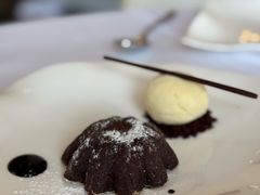 巧克力蛋糕配香草冰淇淋-Jean Georges