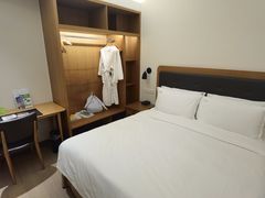 -上海虹桥君丽假日酒店(娄山关路地铁站店)