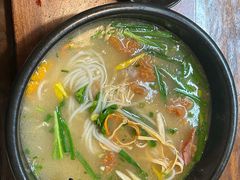 -银米·云南传统过桥米线(双廊黑金冠店)