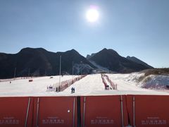 -荣盛康旅野三坡滑雪场