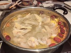 -尚尚仙·酸汤猪手·猪肚鸡火锅(华联万柳购物中心店)