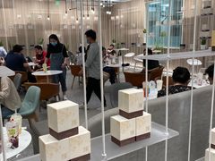 大堂-奈雪的茶(市百一店)