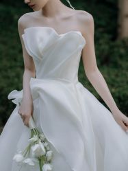 -拉瑞娜LaReine婚纱礼服高级定制