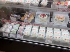-红宝石·鲜奶小方·海派西点房(南丹店)