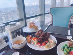 -怡豪大饭店·49楼旋转自助餐厅