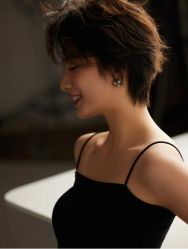 -变画·发型STUDIO