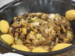 -粘豆包柴火铁锅炖