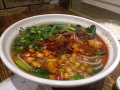 -爆炸头阿姨小四川正宗川味小吃(无任何分店)